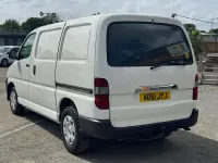 Used Toyota HiAce 95 HP (69 kW) 2011 White Van
