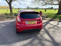 Used Ford Fiesta Titanium 95 HP (69 kW) 2017 Red Hatchback