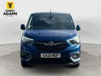 Begagnad Vauxhall Combo S 100 HK (73 kW) 2021 Blå Minibuss