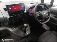 New Vauxhall Combo S 101 HP (74 kW) 2026 White MPV