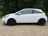 Used Vauxhall Corsa SRi 75 HP (55 kW) 2017 White Hatchback