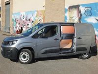 Używany Peugeot Partner S 100 KM (73 kW) 2023 Szary Minivan
