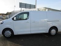Second-hand Vauxhall Vivaro Sportive 120 CP (88 kW) 2021 Alb Monovolum