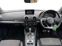 Usado Audi A3 Cabriolet S-Line 150 HP (110 kW) 2017 Azul Cabrios