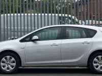 Used Vauxhall Astra Design Edition 136 HP (100 kW) 2015 Silver Hatchback