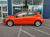 Used Renault Clio Evolution 140 HP (102 kW) 2025 Orange Hatchback