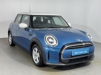 Begagnad Mini Cooper Classic 134 HK (98 kW) 2022 Blå Halvkombi