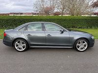 Usado Audi A4 S-Line 177 HP (130 kW) 2014 Cinzento Sedan
