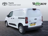 Used Toyota Proace 100 kW (136 HP) 2024 White MPV