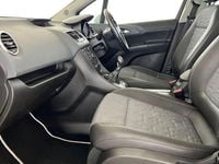 Used Vauxhall Meriva 120 HP (88 kW) 2014 White MPV