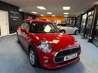 Begagnad Mini ONE Hatch 102 HK (75 kW) 2017 Röd Halvkombi
