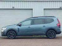 Used Dacia Jogger Extreme 109 HP (80 kW) 2023 Green MPV