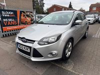 Begagnad Ford Focus Zetec 115 HK (84 kW) 2012 Silver Halvkombi