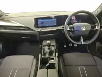 Używany Vauxhall Astra 130 KM (95 kW) 2023 Czarny Hatchback