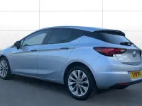 Używany Vauxhall Astra Design Edition 101 KM (74 kW) 2018 Srebrny Hatchback