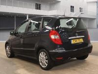 Used Mercedes A160 Elegance 82 HP (60 kW) 2011 Black Hatchback