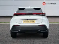 Used Toyota C-HR Design 140 HP (102 kW) 2024 White SUV