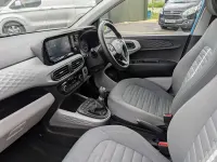 Used Hyundai i10 Premium 84 HP (61 kW) 2023 Turquoise Hatchback