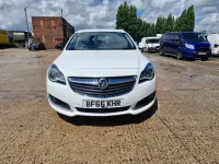 Used Vauxhall Insignia 163 HP (119 kW) 2016 White Estate