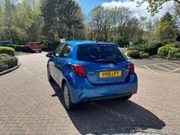 Usado Toyota Yaris 99 HP (72 kW) 2016 Azul Citadino