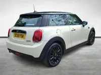 Used Mini Cooper Hatch 134 HP (98 kW) 2018 White Hatchback