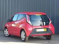 Used Toyota Aygo X-play 68 HP (50 kW) 2016 Red Hatchback