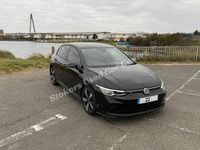 Begagnad VW Golf VIII R-line 2022 Svart Halvkombi