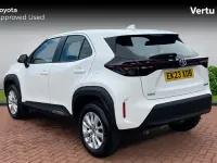 Used Toyota Yaris Hybrid 116 HP (85 kW) 2023 Pure white Estate
