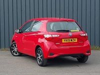 Used Toyota Yaris Hybrid 100 HP (73 kW) 2019 Red Hatchback