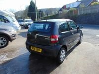 Begagnad VW Fox 55 HK (40 kW) 2010 Grå Halvkombi