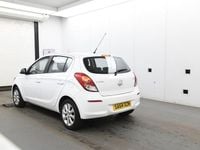 Used Hyundai i20 Active 85 HP (62 kW) 2014 White Hatchback