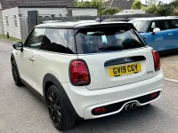 Begagnad Mini Cooper S Hatch 2019 Vit Halvkombi