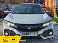 Używany Honda Civic EX 129 KM (94 kW) 2018 Biały Hatchback