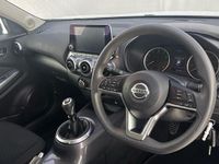 Used Nissan Juke Acenta 114 HP (83 kW) 2022 White SUV