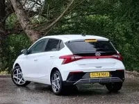 Used Hyundai i20 Ultimate 100 HP (73 kW) 2024 White Hatchback