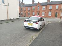 Used Toyota Prius 70 HP (51 kW) 2022 White Hatchback