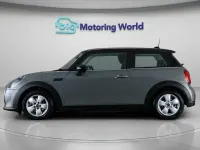 Usado Mini Cooper Classic 136 HP (100 kW) 2022 Cinzento Citadino