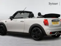 Usado Mini Cooper S Classic 189 HP (139 kW) 2021 Prateado Citadino
