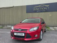 Used Ford Focus Zetec 125 HP (91 kW) 2011 Red Hatchback
