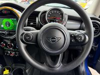 Używany Mini Cooper Classic 2019 Niebieski Hatchback