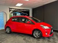 Used Toyota Yaris 90 HP (66 kW) 2015 Red Hatchback