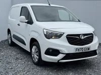 Używany Vauxhall Combo Sportive 100 KM (73 kW) 2020 Biały Minivan