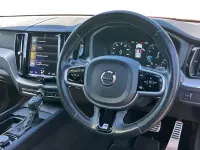 Begagnad Volvo XC60 R-Design 254 HK (186 kW) 2017 Röd SUV