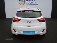Used Hyundai i30 SE 110 HP (80 kW) 2016 White Hatchback