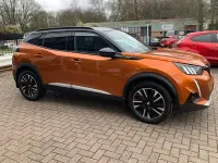 Begagnad Peugeot 2008 Premium 130 HK (95 kW) 2022 Orange SUV