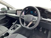 Second-hand VW Golf VIII Life 108 CP (79 kW) 2023 Alb Hatchback