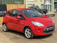 Usado Ford Ka Zetec 69 HP (50 kW) 2016 Vermelho Citadino