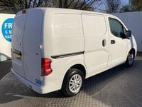 Used Nissan NV200 Tekna 110 HP (80 kW) 2016 White MPV