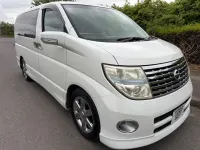 Usado Nissan Elgrand 2022 Blanco Monovolumen