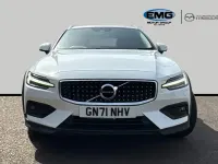 Used Volvo V60 CC 250 HP (183 kW) 2021 White Estate